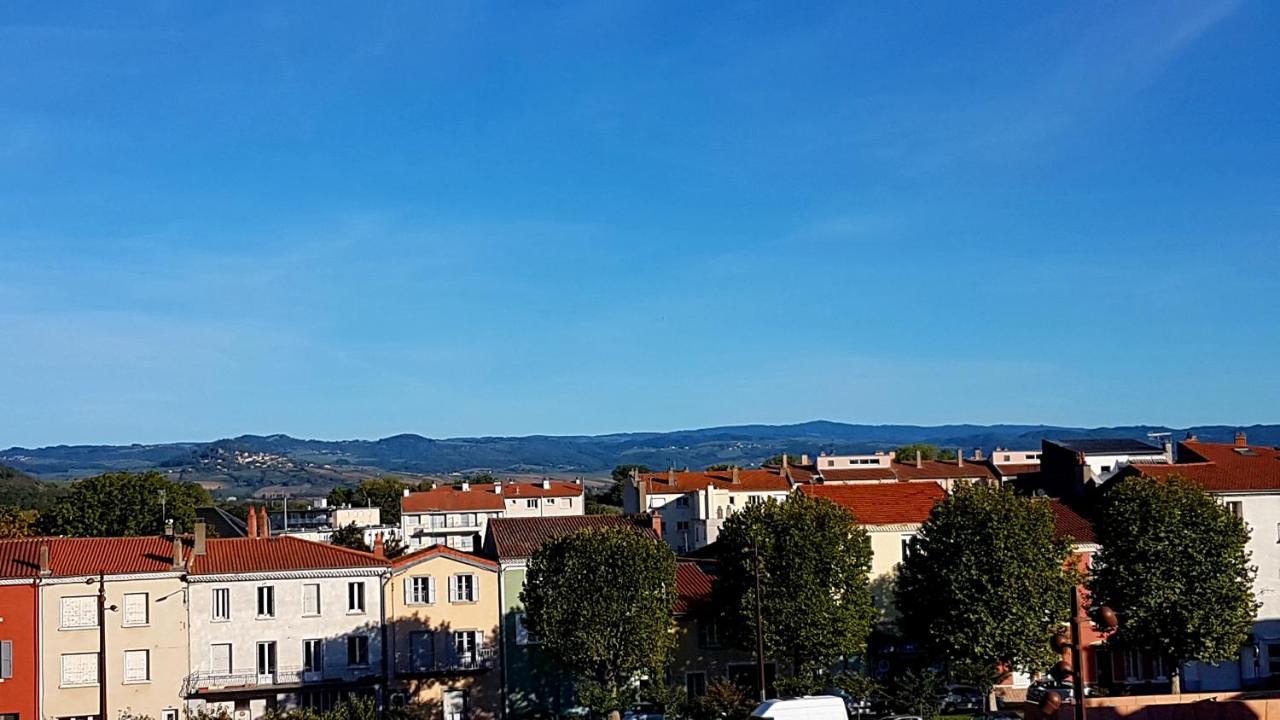 Appartement F2 Centre-Ville Issoire Avec Jolie Vue 外观 照片